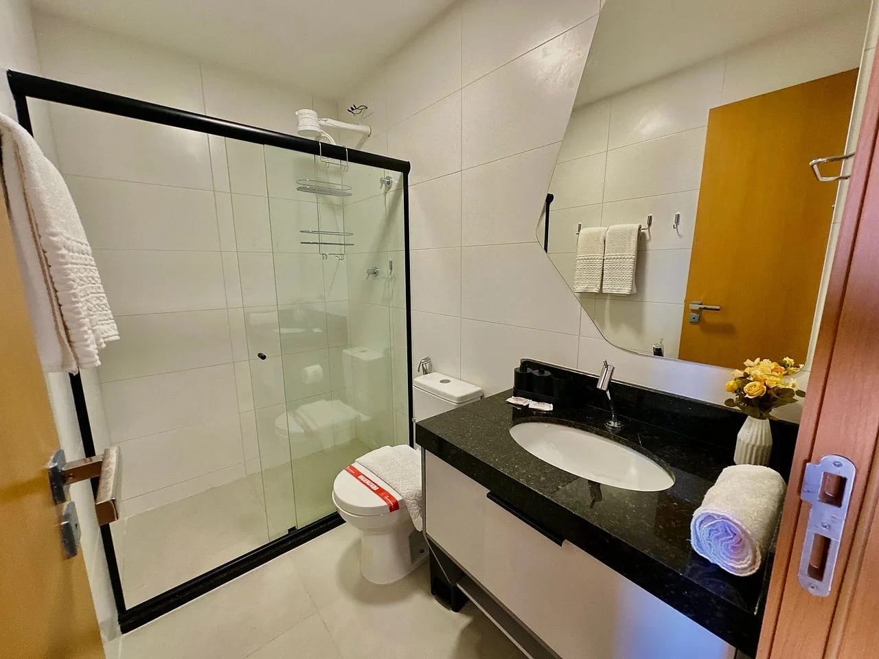 Toilet — Apartamento Studio Design Maceió by Qavi