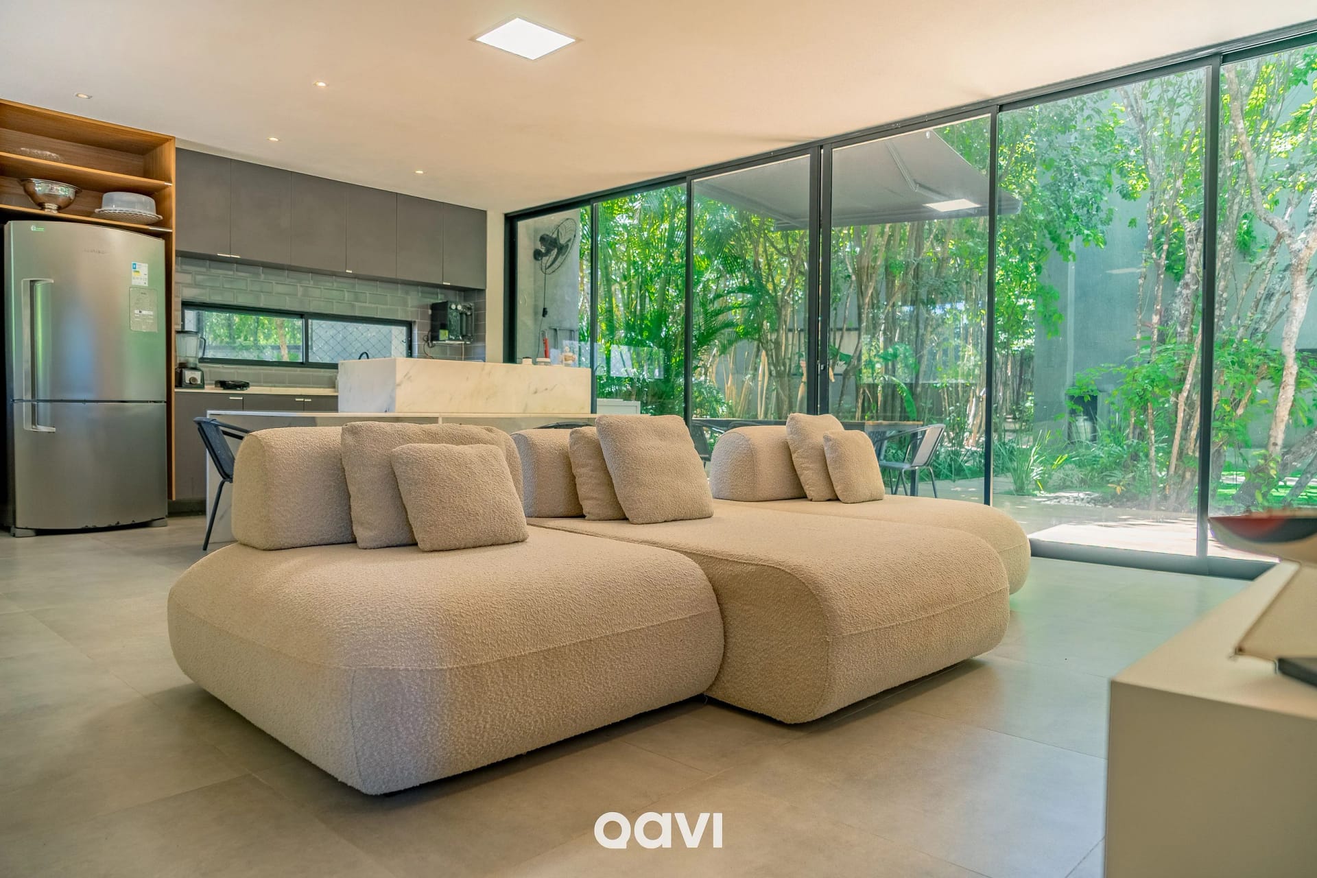 Sala de Estar — Casa luxuosa em condomínio Maxlife09 - By Qavi