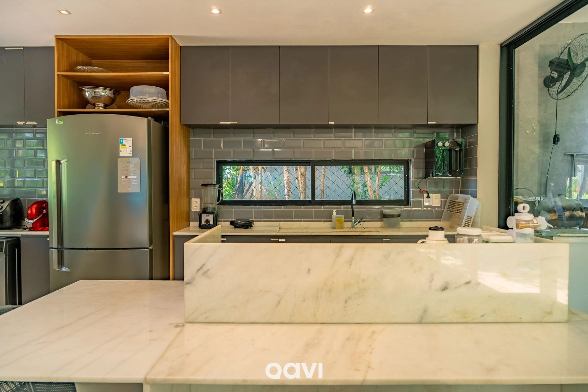 Cozinha ou kitnet — Casa luxuosa em condomínio Maxlife09 - By Qavi