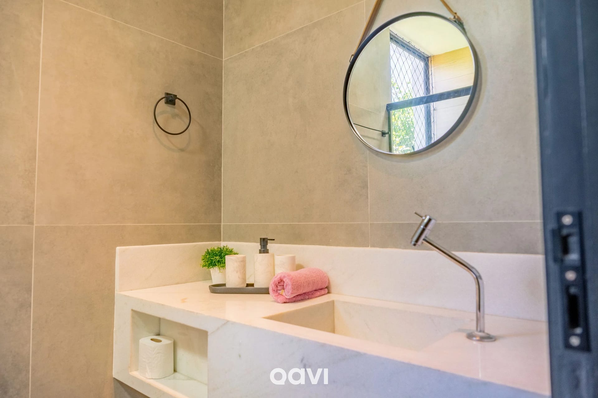 Banheiro — Casa luxuosa em condomínio Maxlife09 - By Qavi