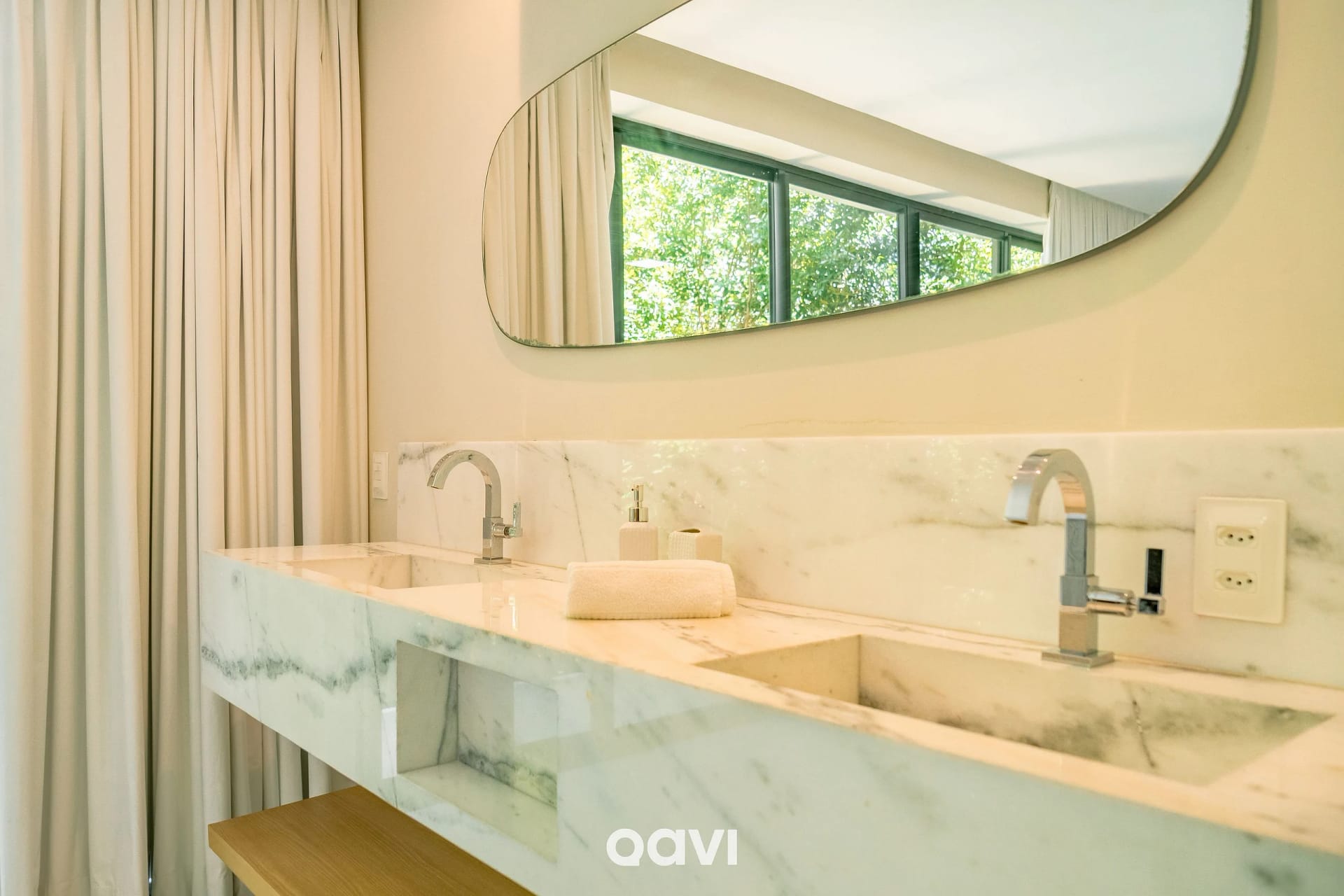 Toilet — Casa com Piscina Privativa em condomínio Maxlife11 - By Qavi