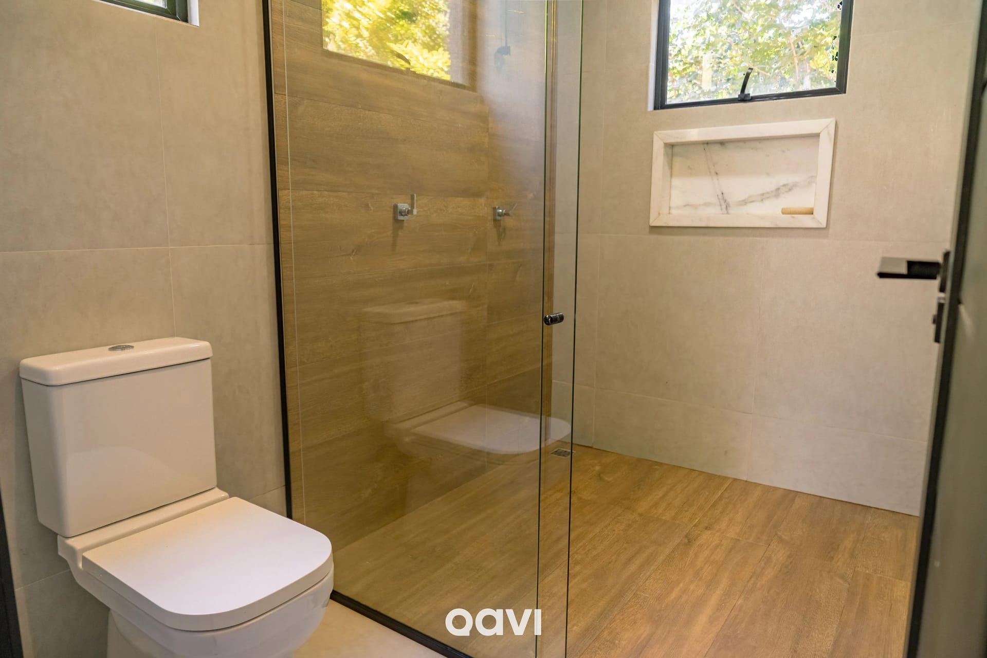 Toilet — Casa com Piscina Privativa em condomínio Maxlife11 - By Qavi