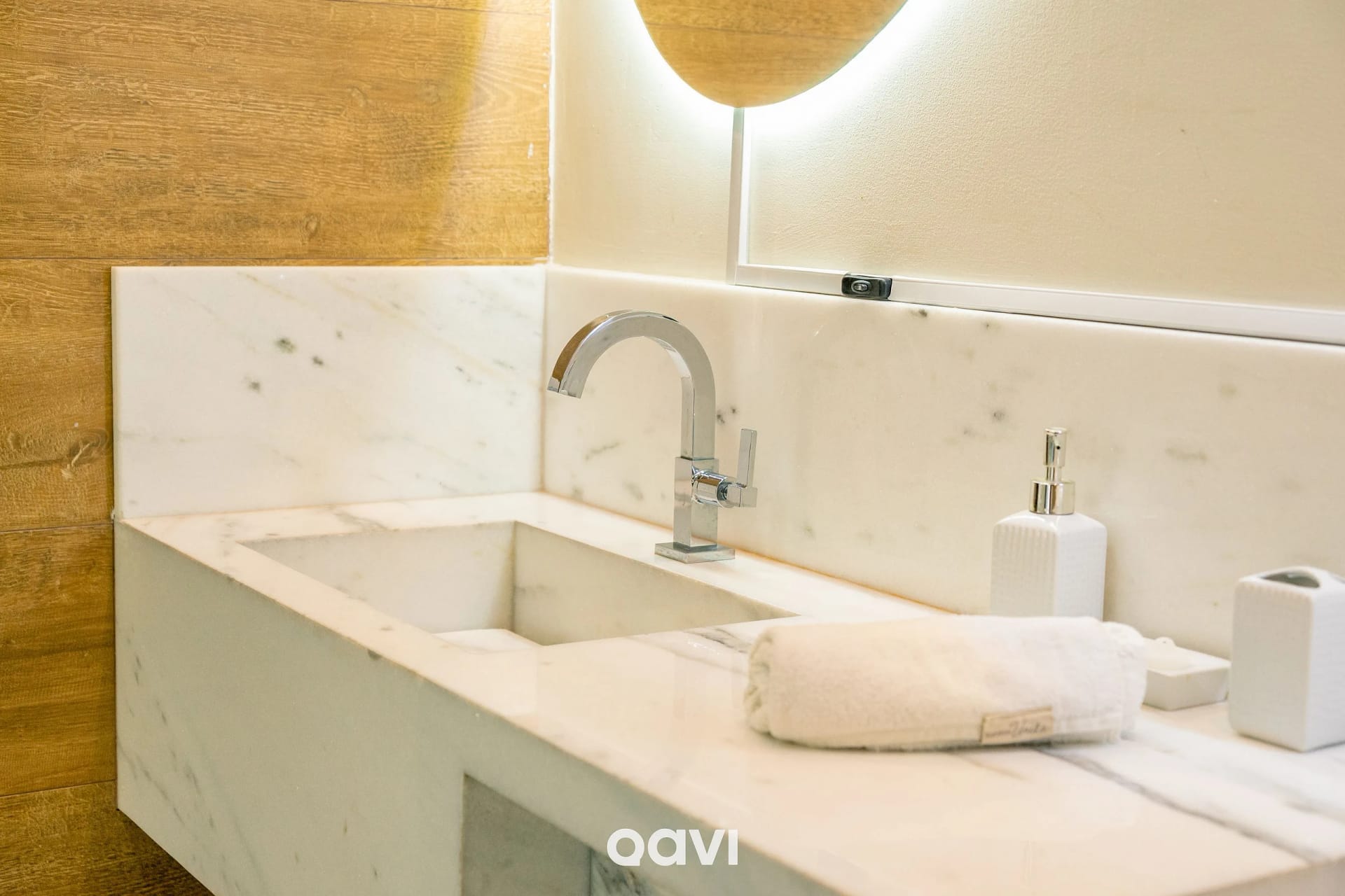 Toilet — Casa com Piscina Privativa em condomínio Maxlife11 - By Qavi