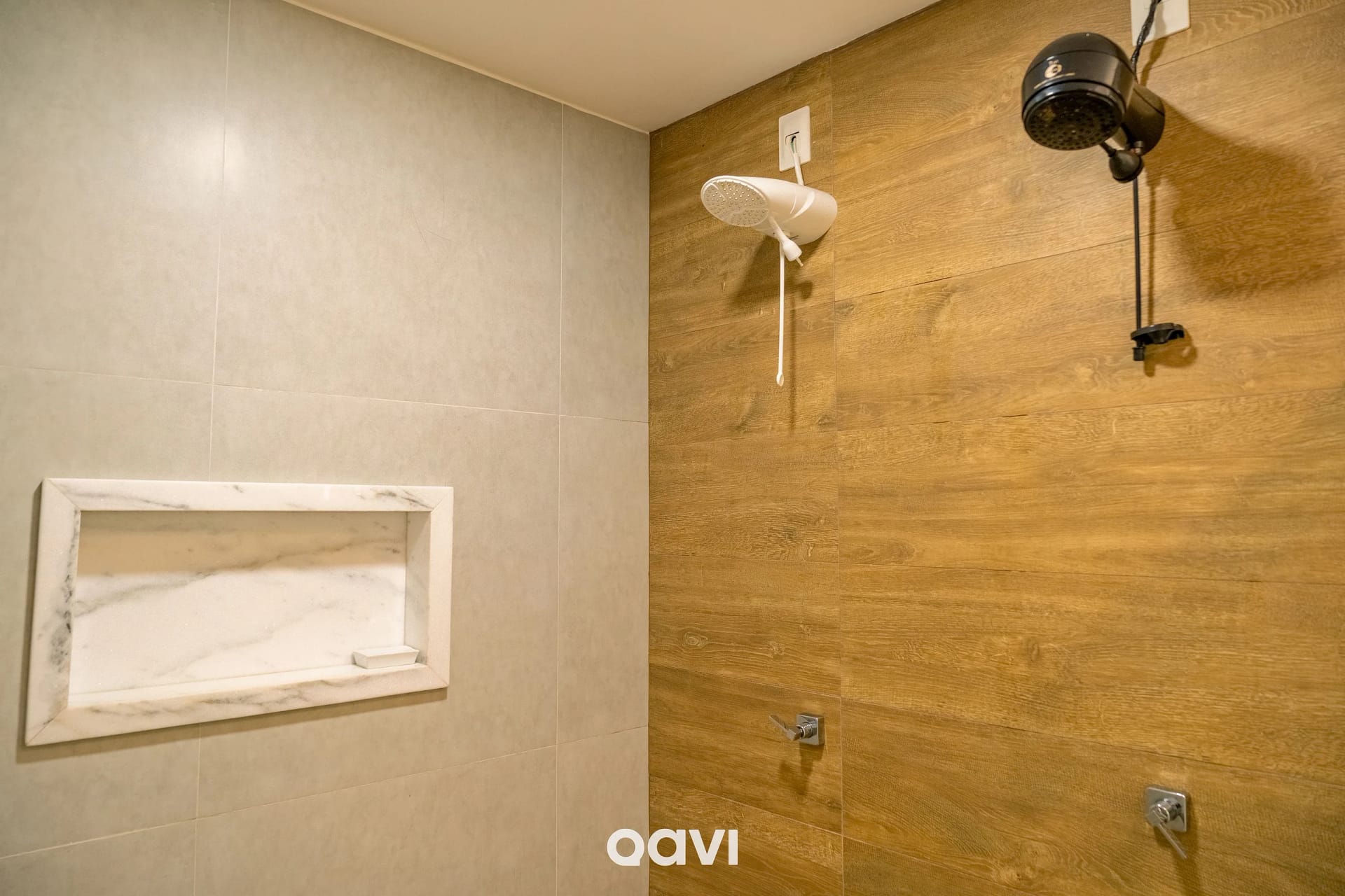 Toilet — Casa com Piscina Privativa em condomínio Maxlife11 - By Qavi