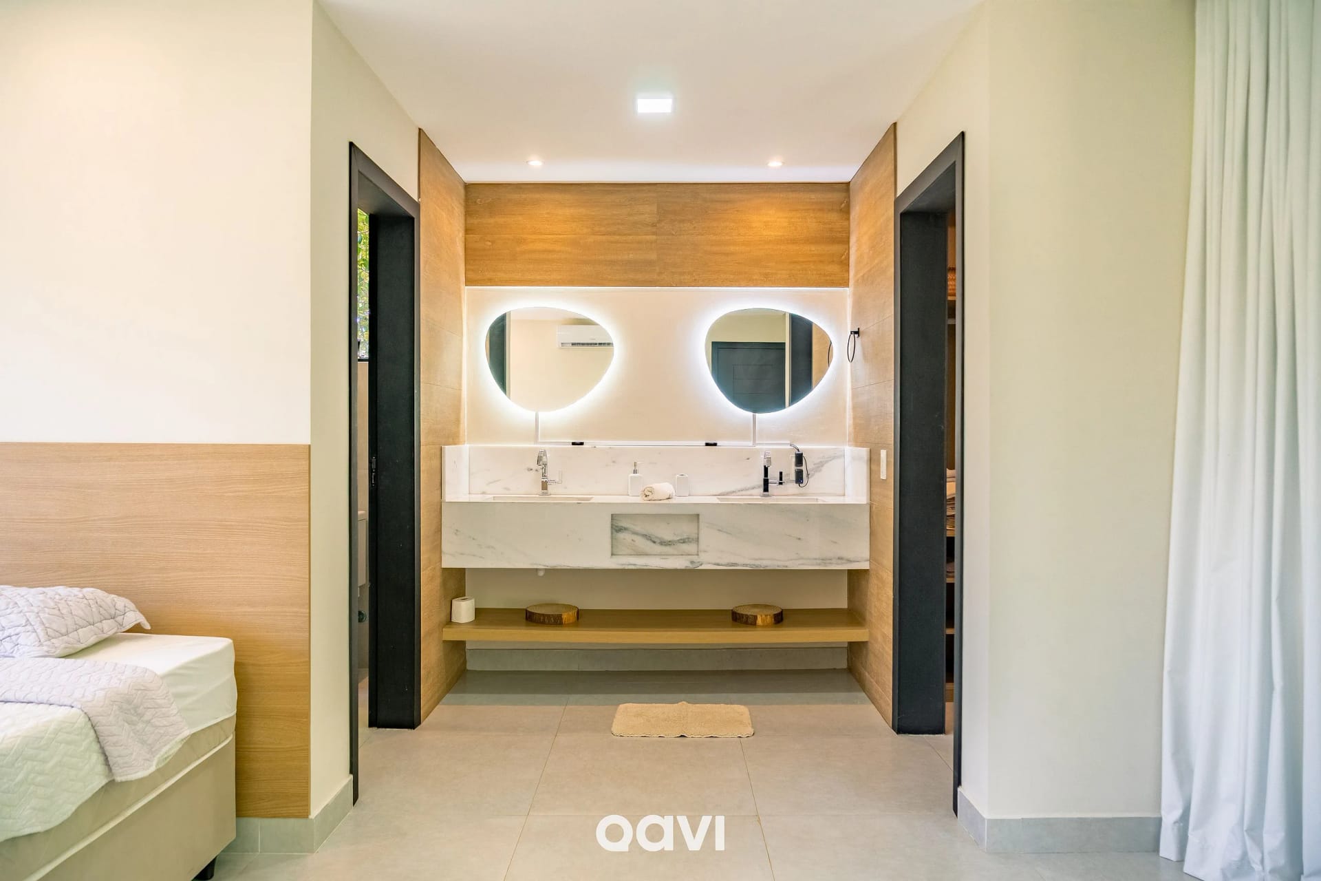 Toilet — Casa com Piscina Privativa em condomínio Maxlife11 - By Qavi