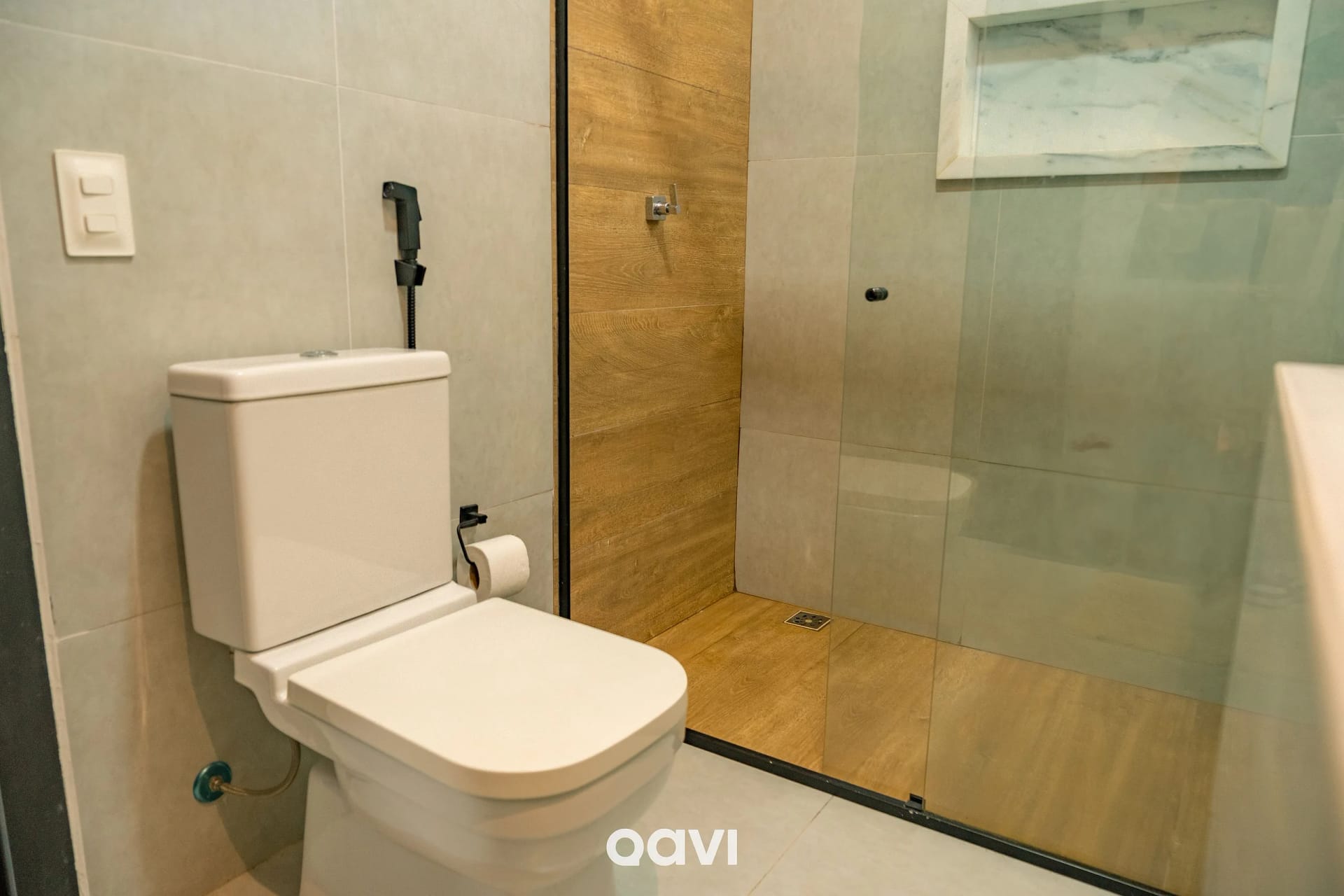 Toilet — Casa com Piscina Privativa em condomínio Maxlife11 - By Qavi