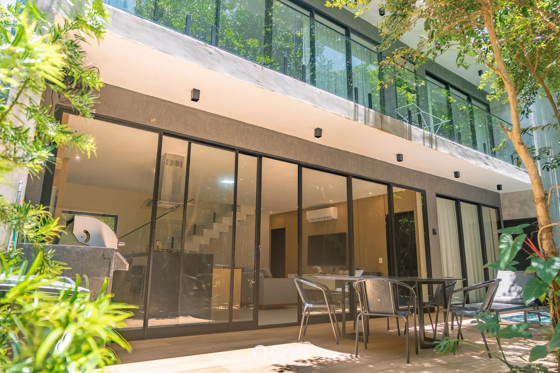 Balcony / Terrace — Casa com Piscina Privativa em condomínio Maxlife11 - By Qavi