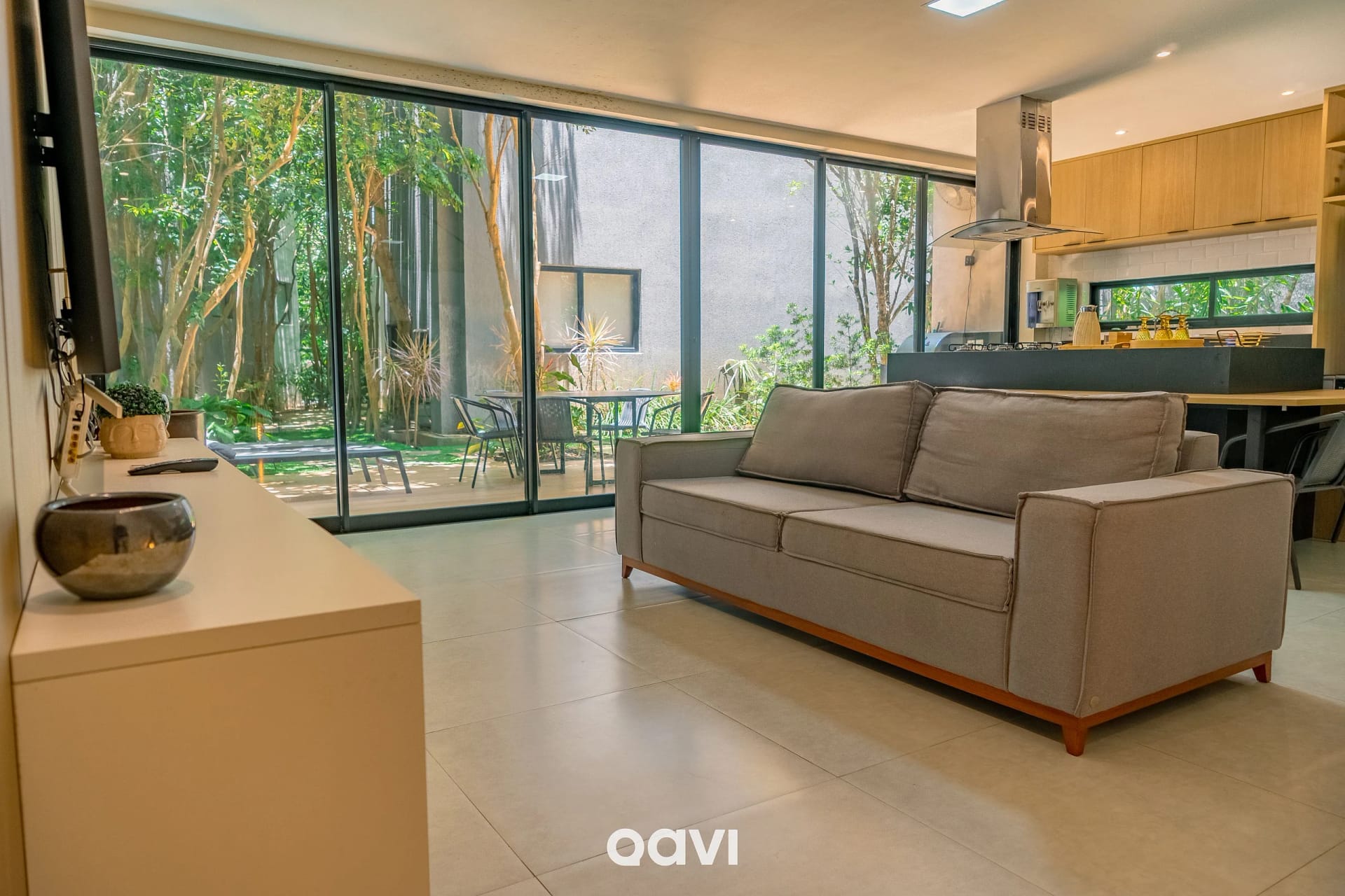 Living Room — Casa com Piscina Privativa em condomínio Maxlife11 - By Qavi