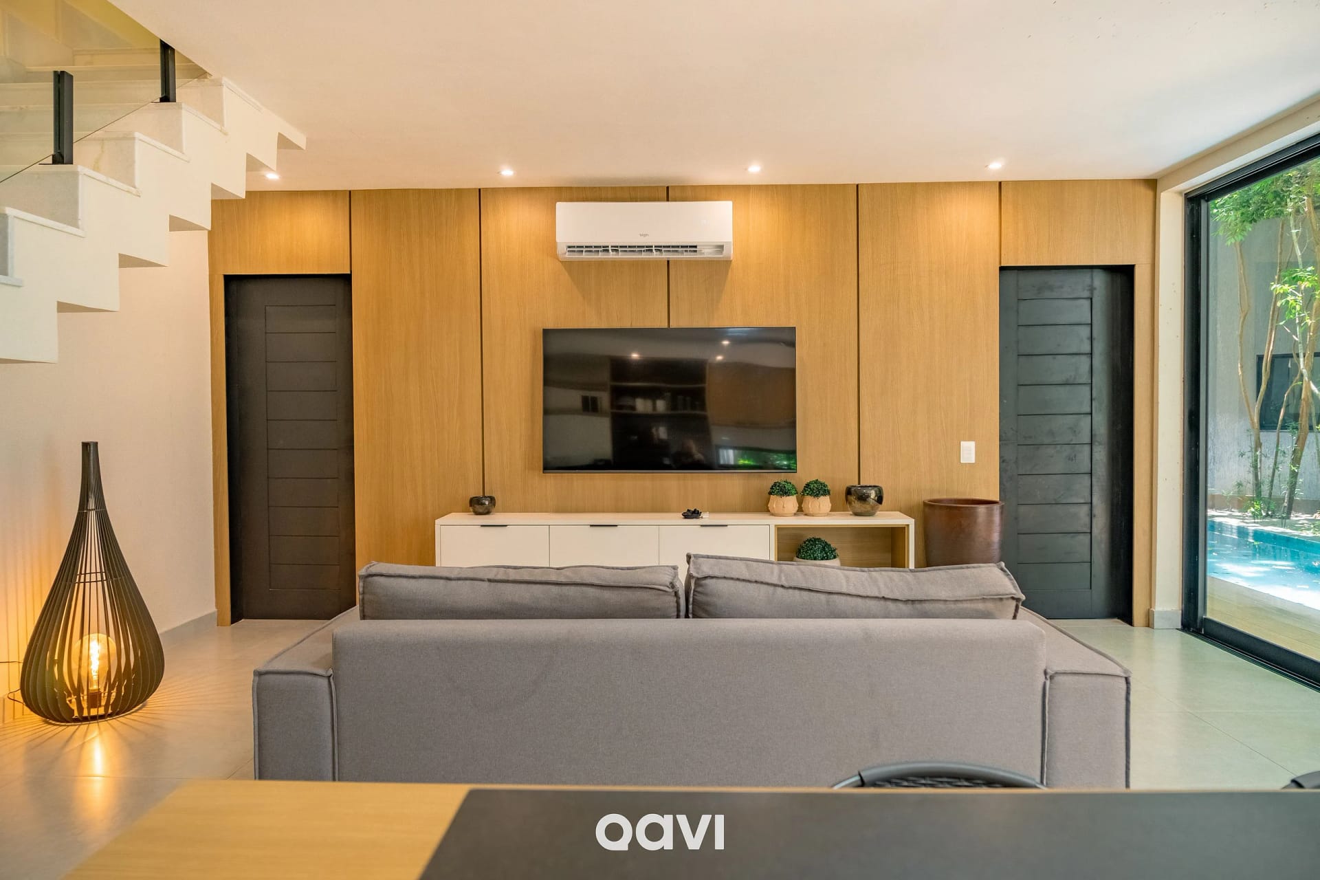 Living Room — Casa com Piscina Privativa em condomínio Maxlife11 - By Qavi