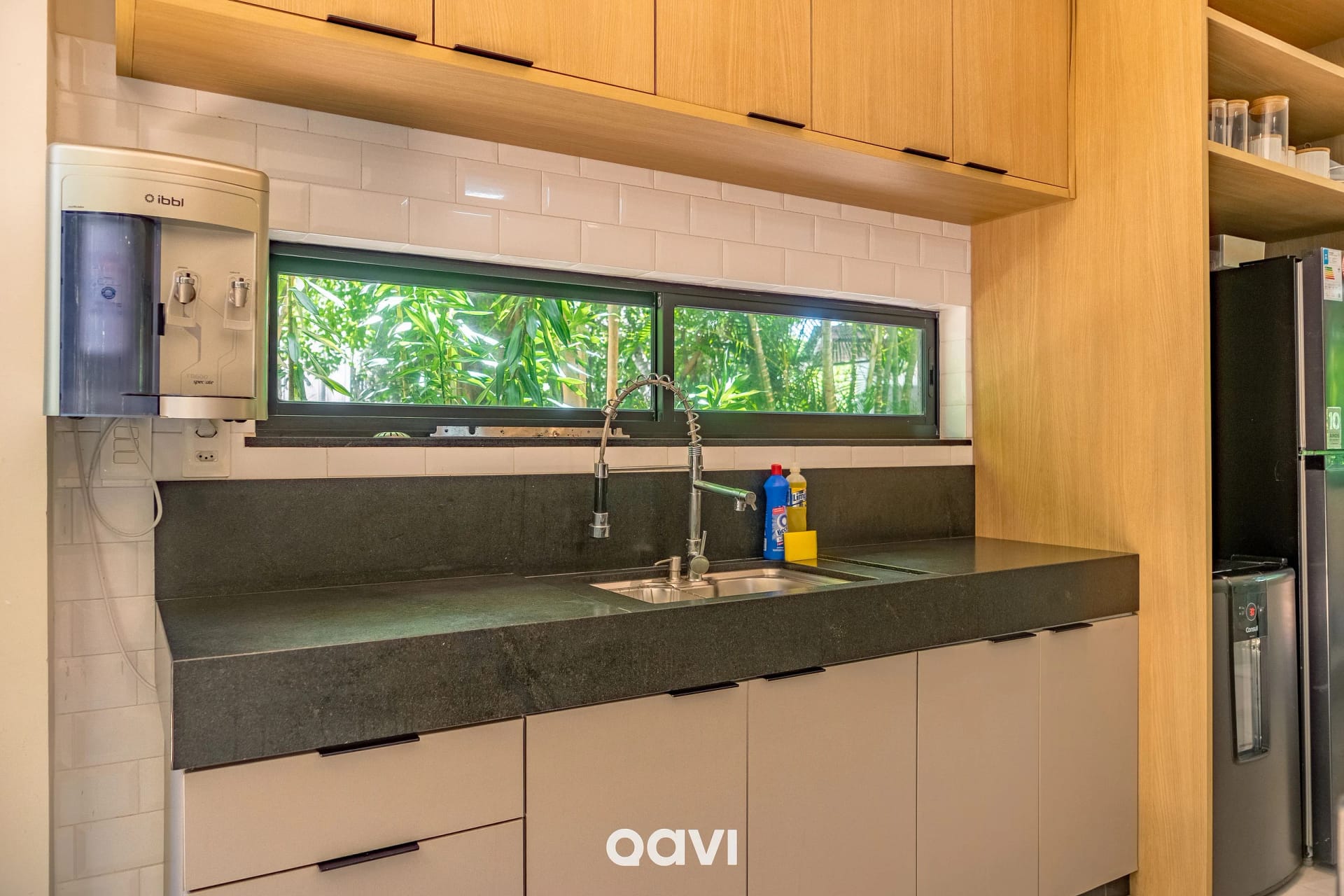 Kitchen or kitchenette — Casa com Piscina Privativa em condomínio Maxlife11 - By Qavi