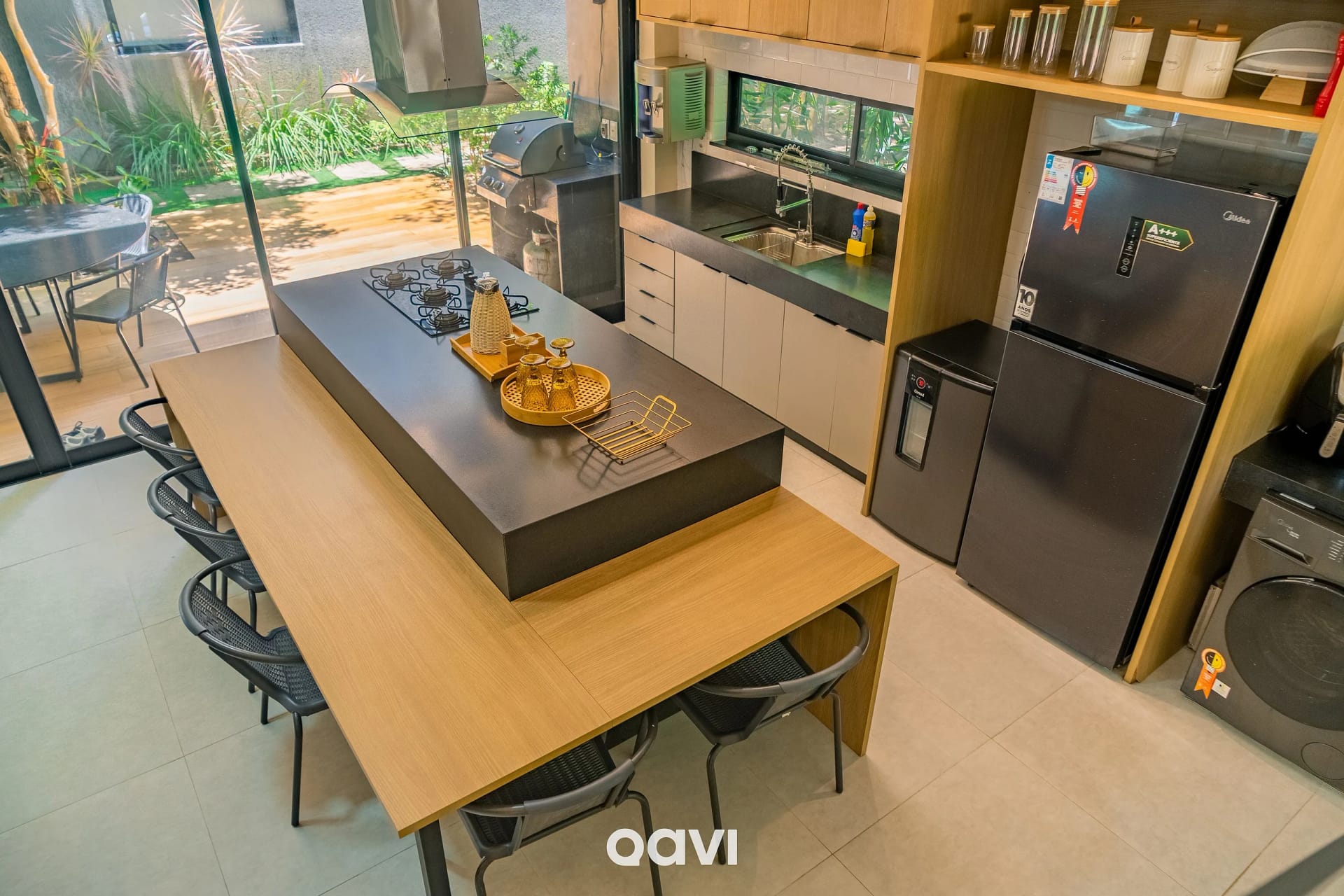 Kitchen or kitchenette — Casa com Piscina Privativa em condomínio Maxlife11 - By Qavi