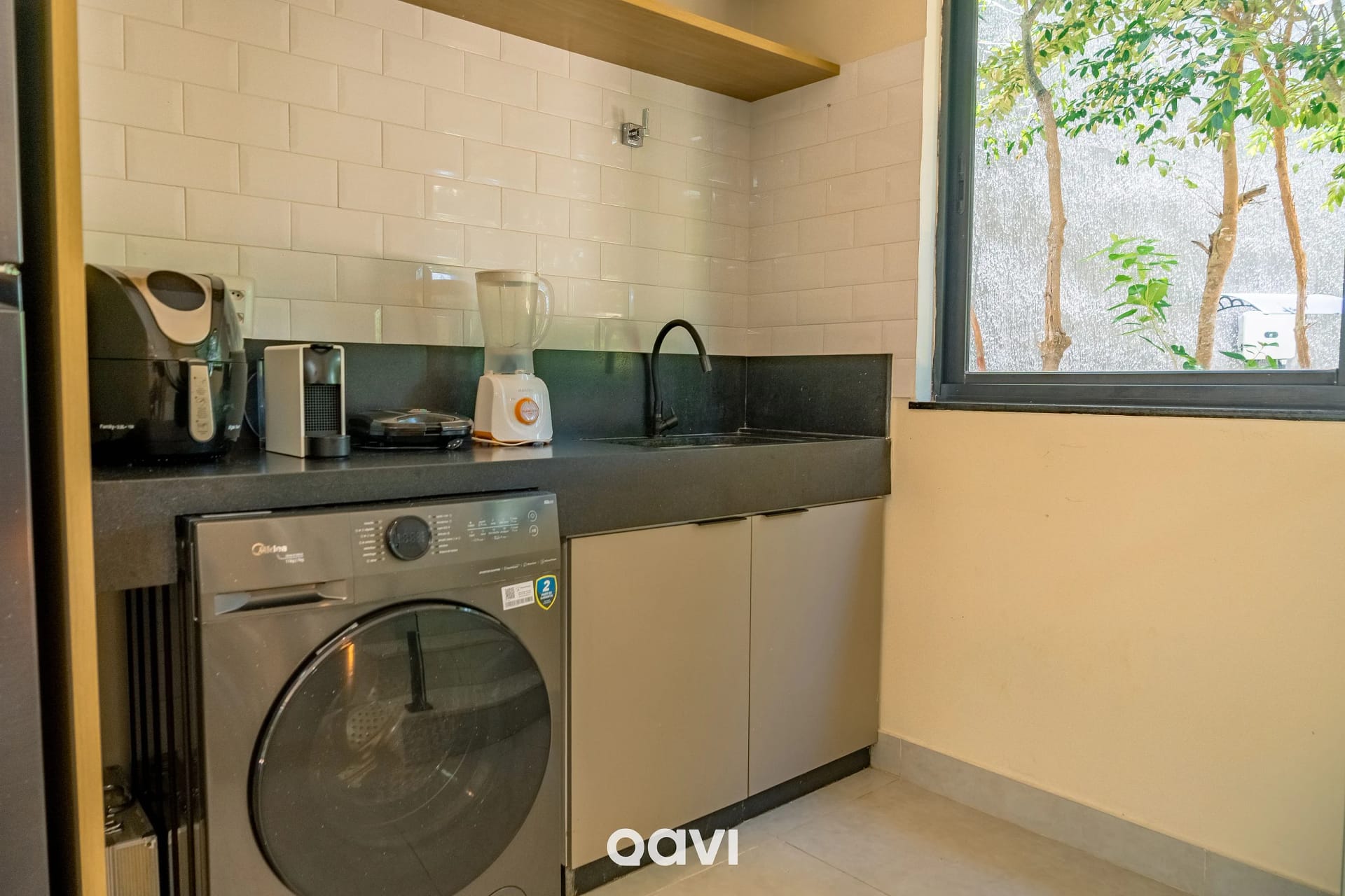 Kitchen or kitchenette — Casa com Piscina Privativa em condomínio Maxlife11 - By Qavi