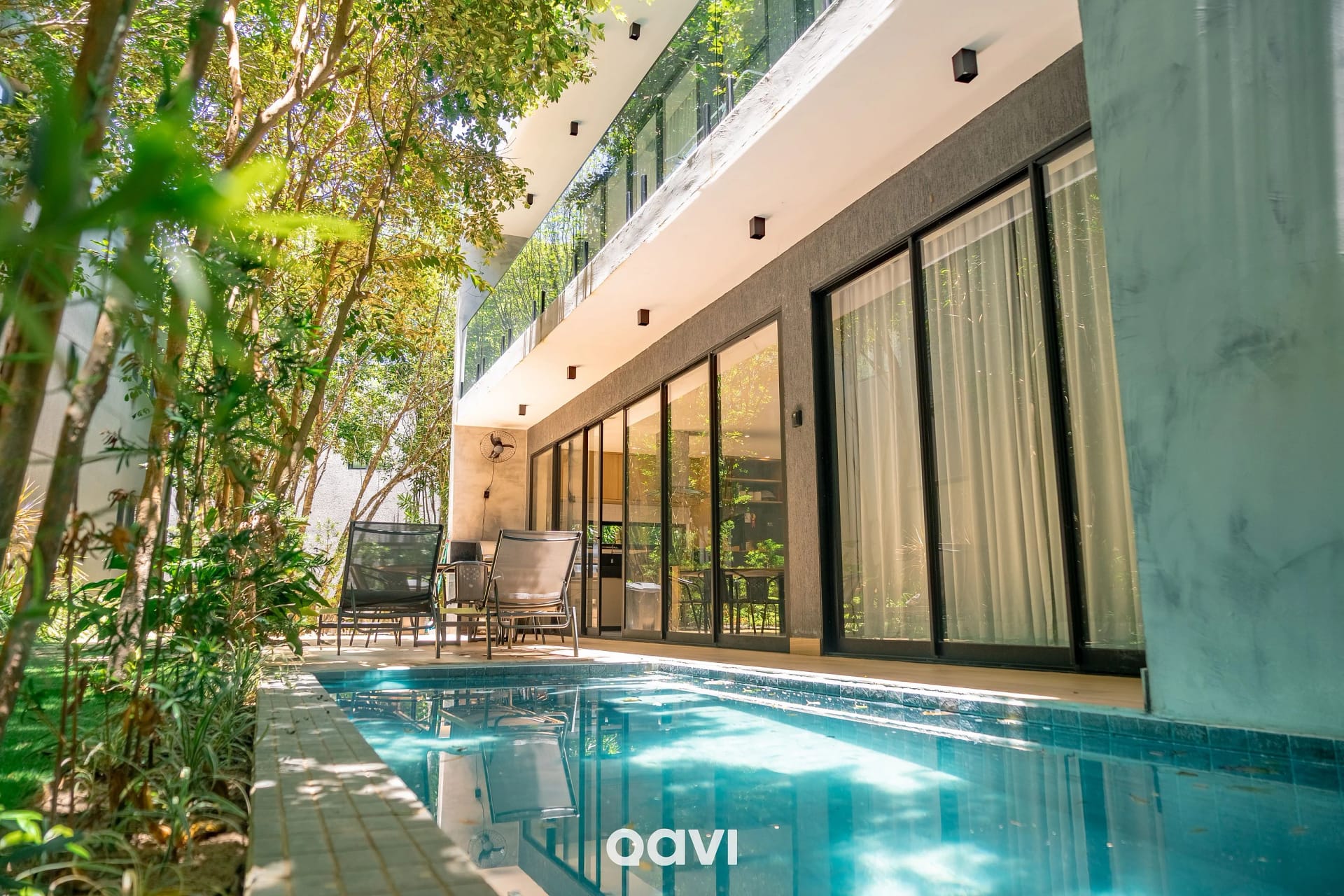 Facade / entrance — Casa com Piscina Privativa em condomínio Maxlife11 - By Qavi