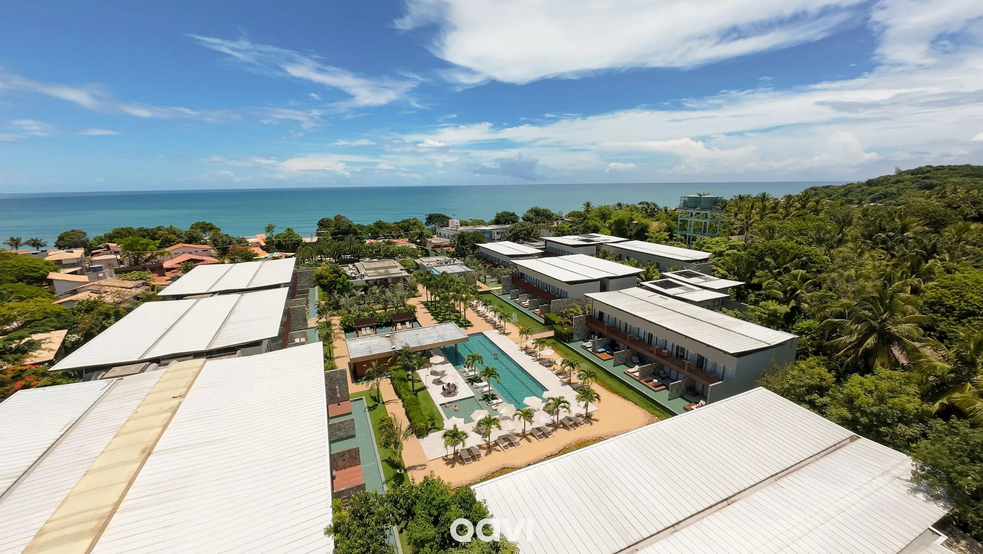 Quarto Deck Molhado Frente Piscina