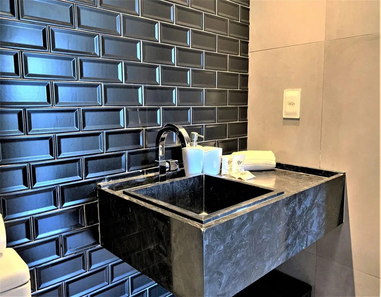 Baño — Studio no Edifício Time em Maceió by Qavi