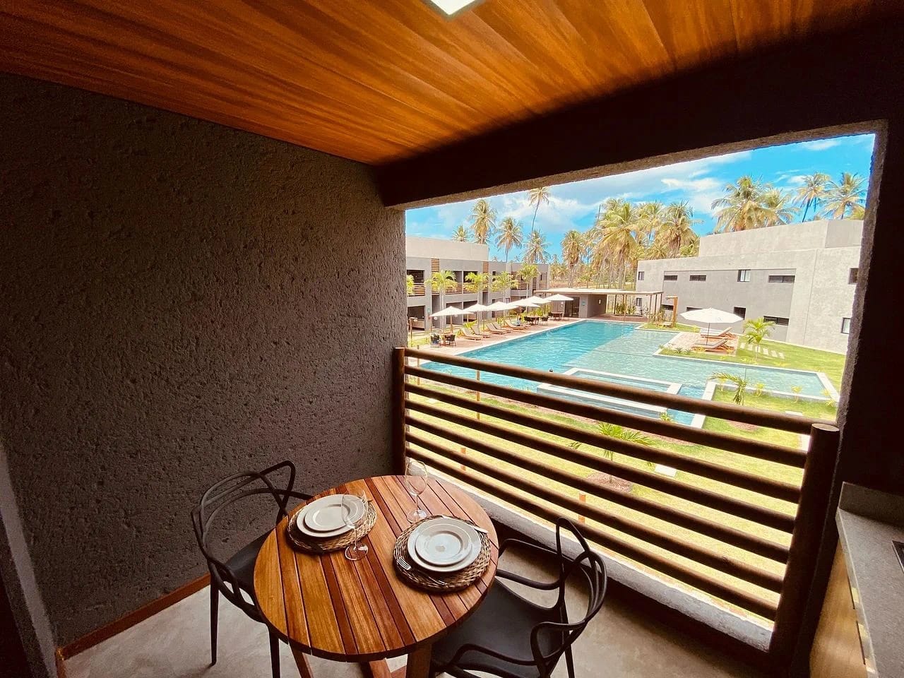 Fachada / Terraza — Studio Varanda Manatee em Milagres by Qavi