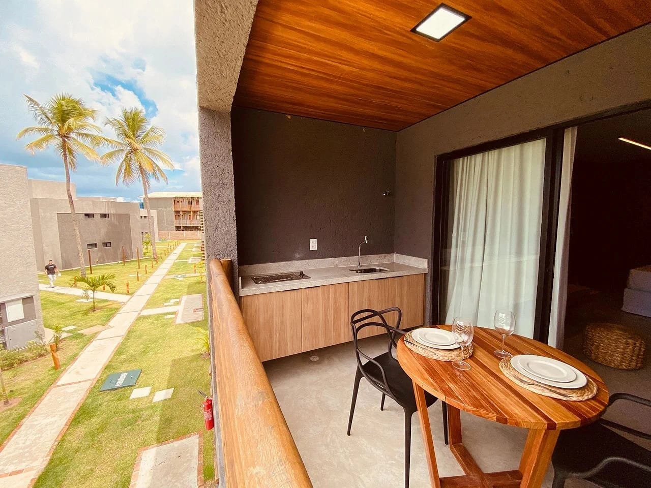 Fachada / Terraza — Studio Varanda Manatee em Milagres by Qavi