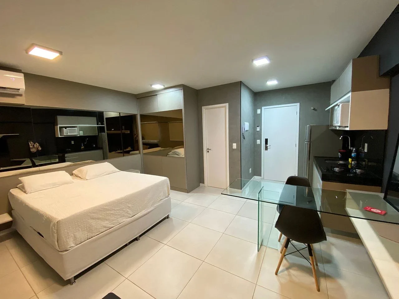 Dormitorio — Studio no Edifício Time em Maceió by Qavi
