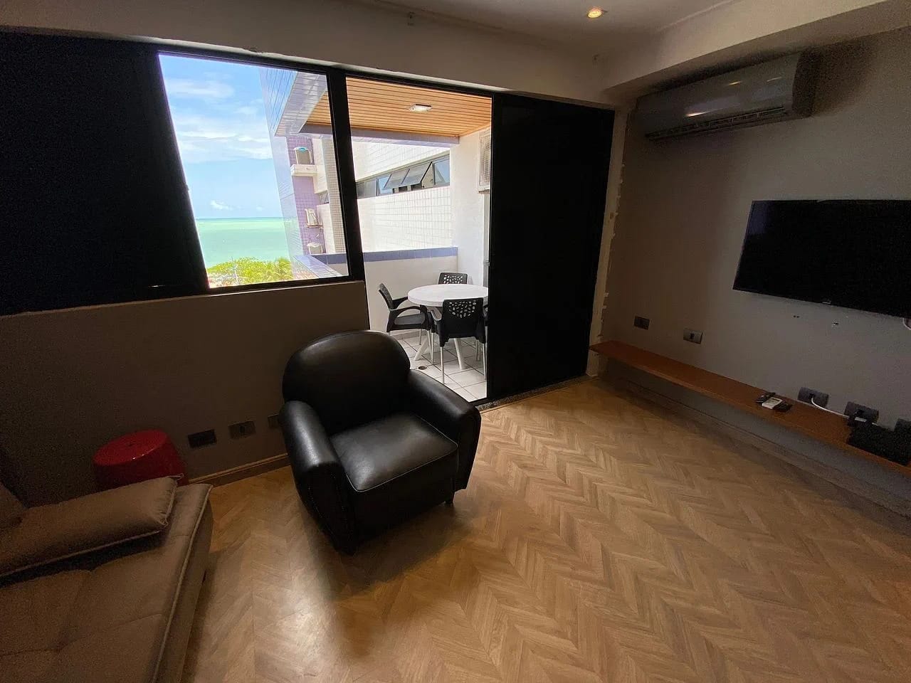 Sala de Estar — Apartamento Vista-Mar Neo em Maceió by QAVI
