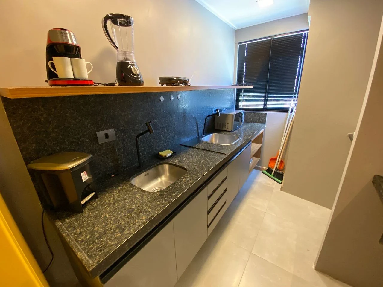 Cocina o kitnet — Apartamento Vista-Mar Neo em Maceió by QAVI