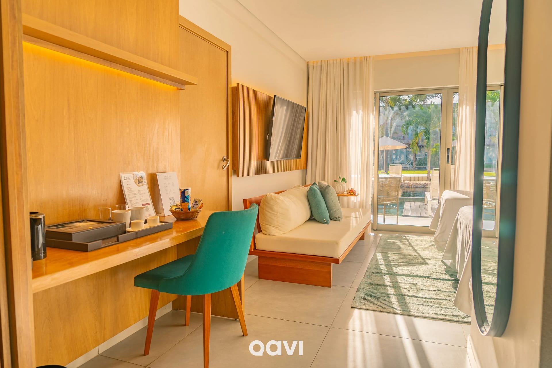 Quarto Deck Molhado Frente Piscina