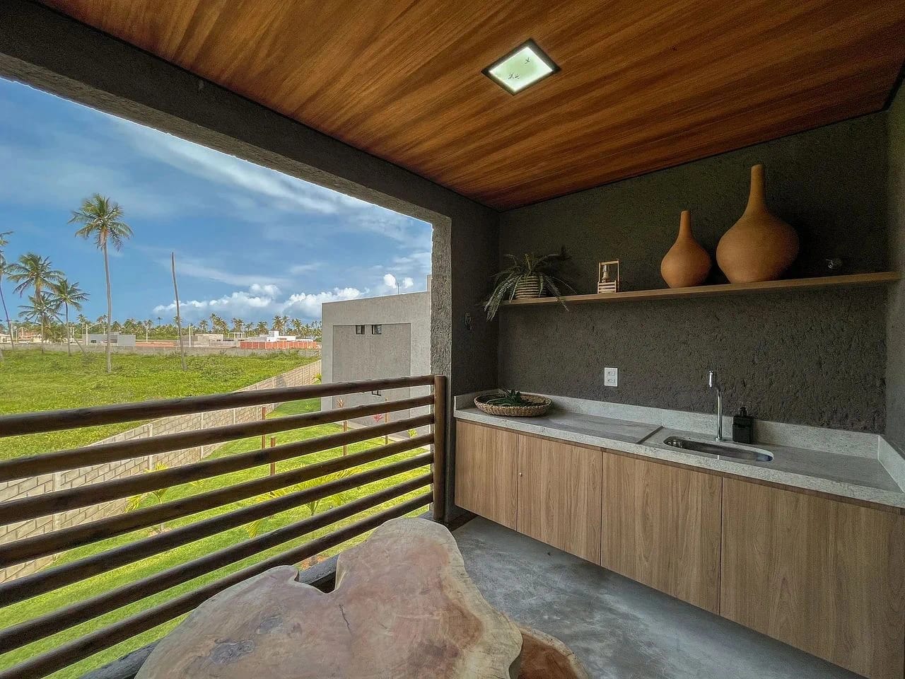 Fachada / Terraza — Apartamento Varanda Manatee em Milagres by Qavi