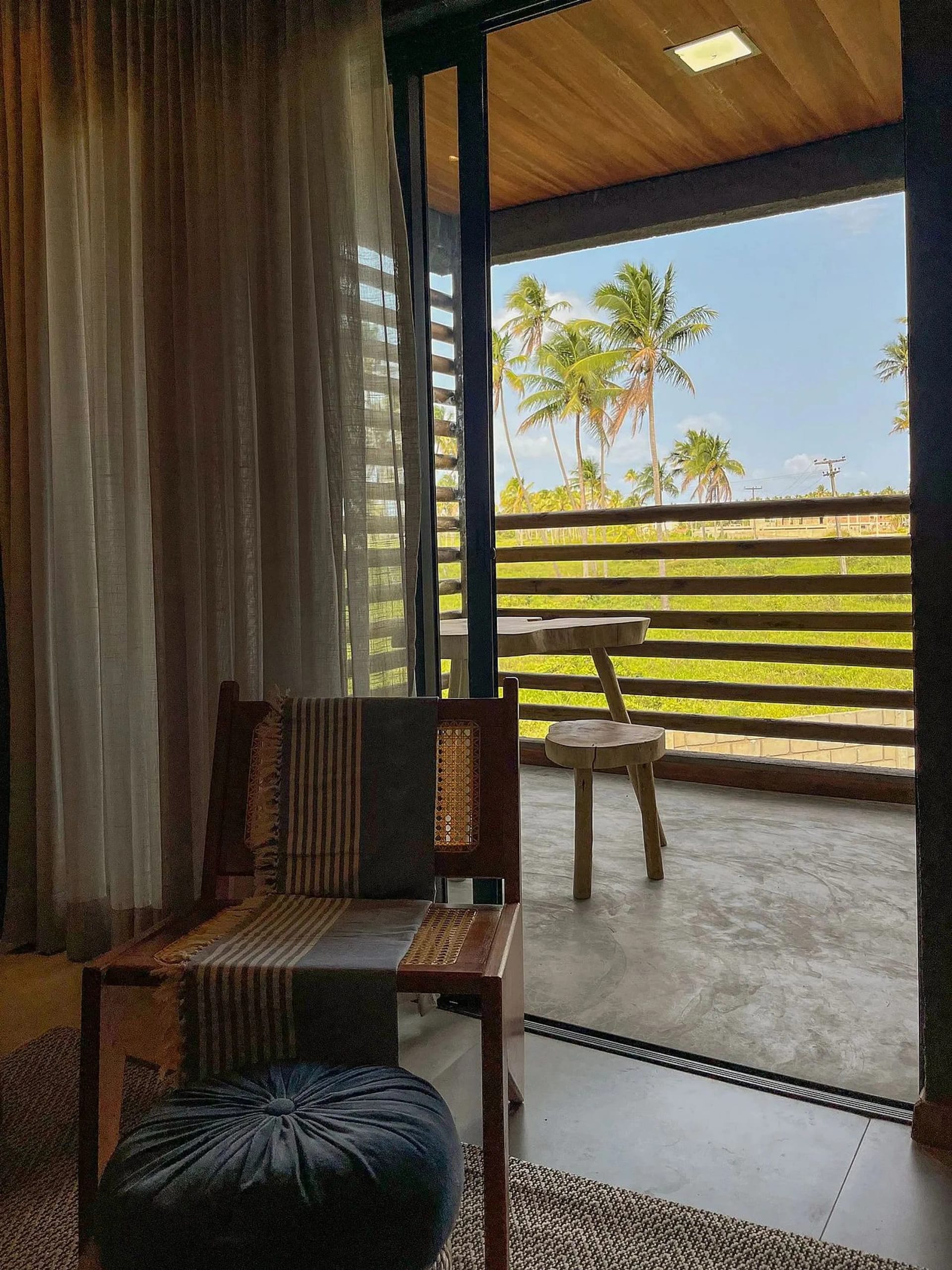 Fachada / Terraza — Apartamento Varanda Manatee em Milagres by Qavi