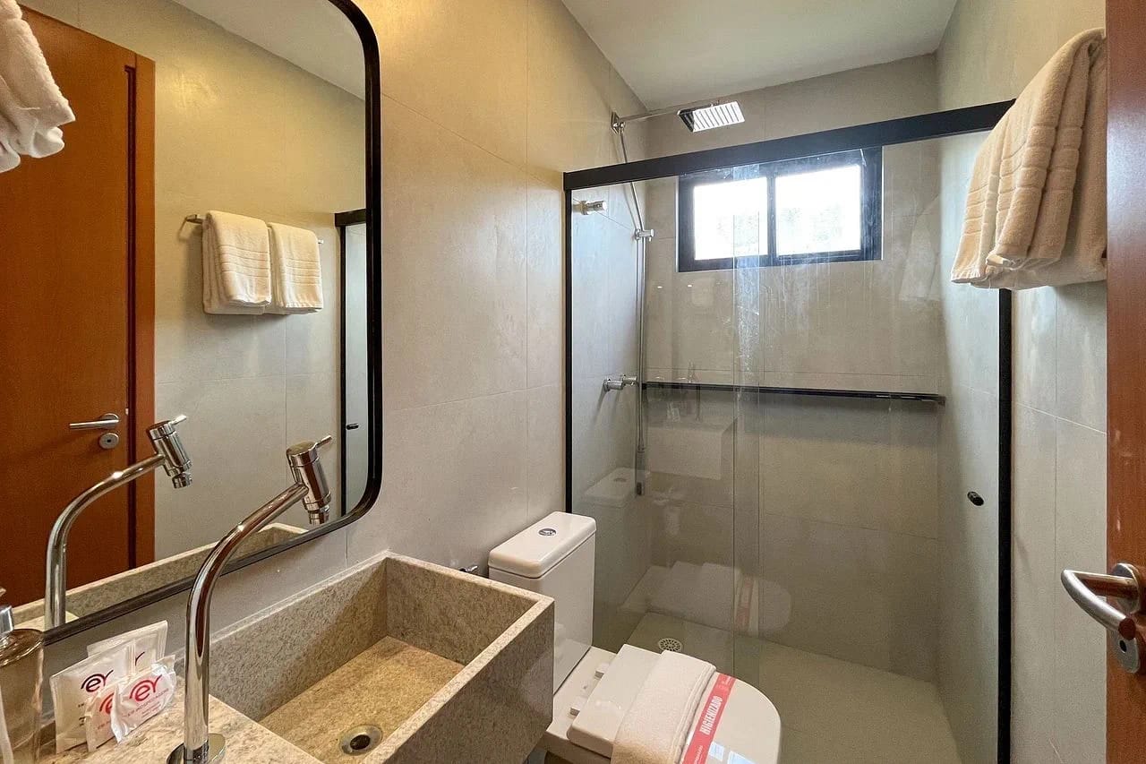 Banheiro — Apartamento Varanda Manatee em Milagres by Qavi