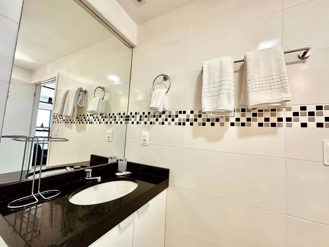 Banheiro — Studio Edifício Time em Maceió by Qavi