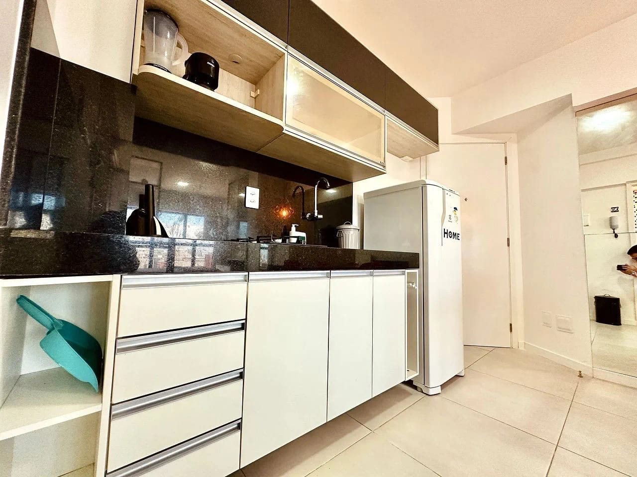 Cozinha ou kitnet — Studio Edifício Time em Maceió by Qavi