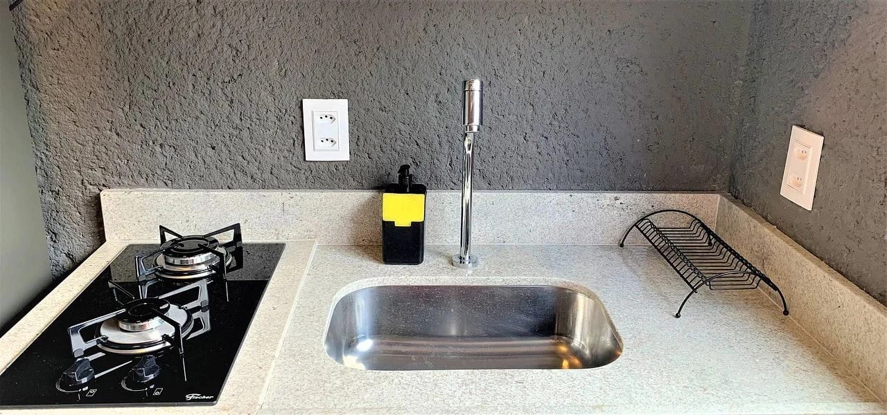 Kitchen or kitchenette — Apartamento Kamby em Milagres by Qavi