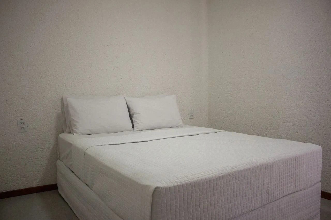 Dormitorio — Apartamento Varanda Manatee em Milagres by Qavi