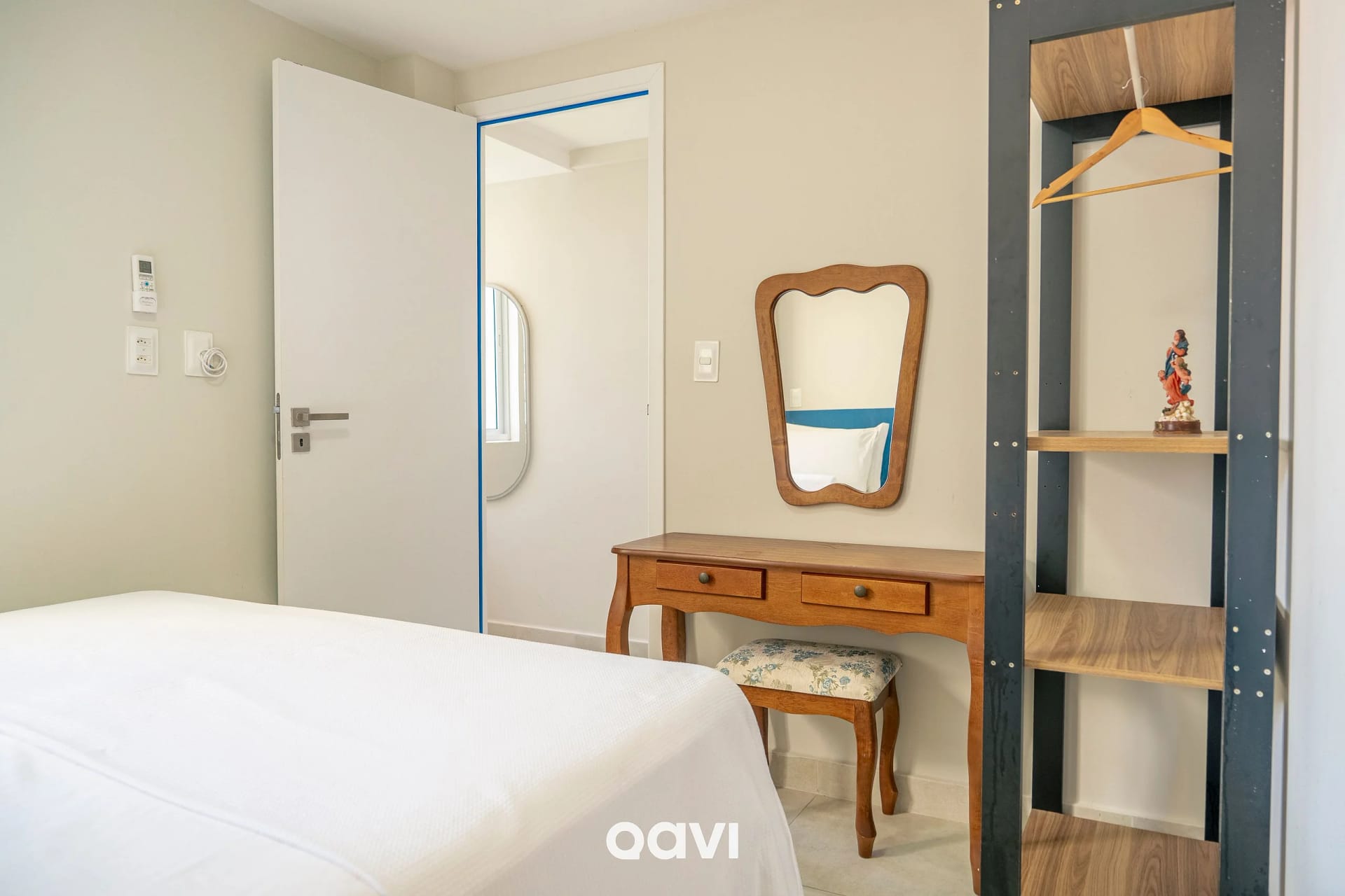 Bedroom — Triplex piscina privativa em Pirangi by Qavi