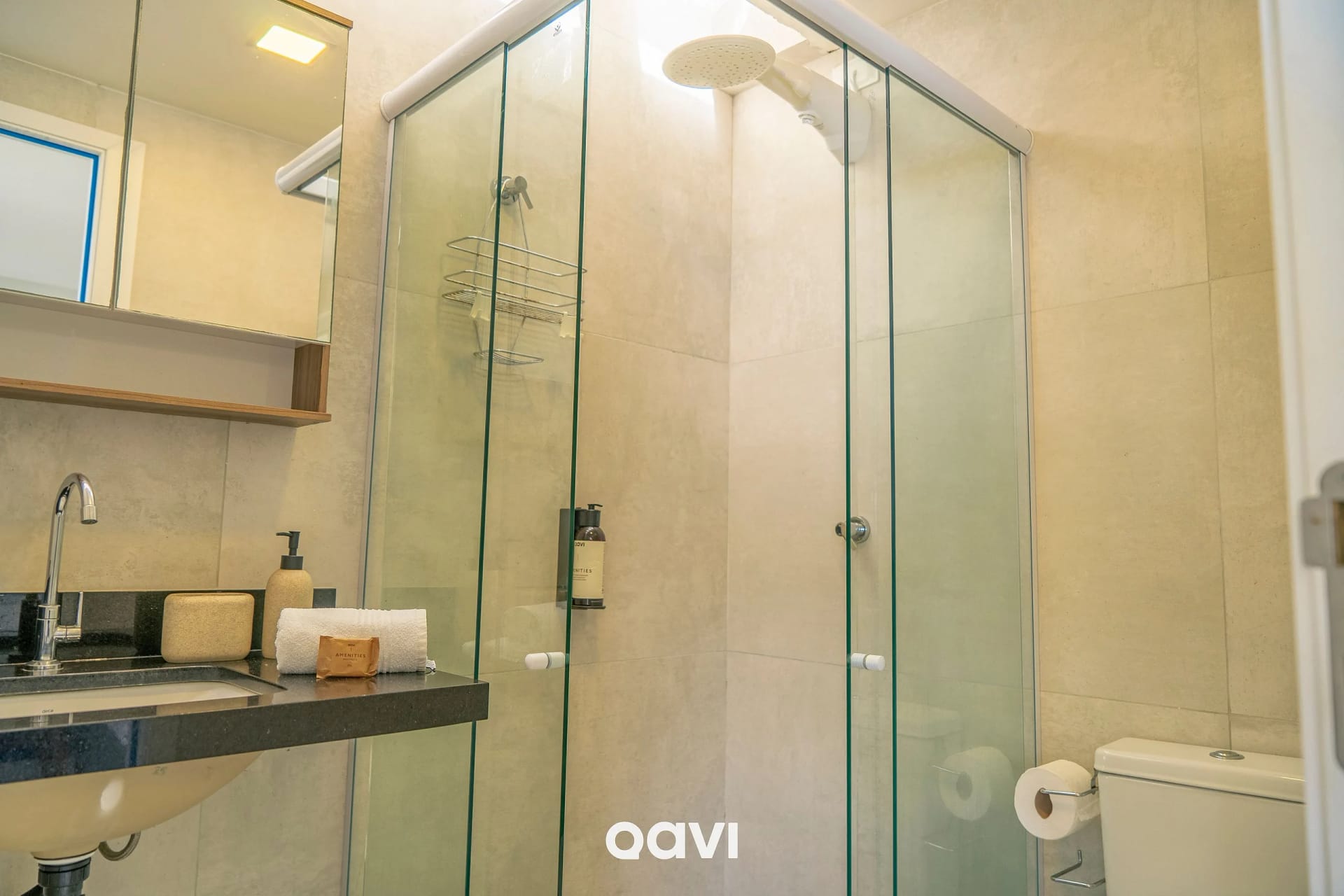 Toilet — Triplex piscina privativa em Pirangi by Qavi