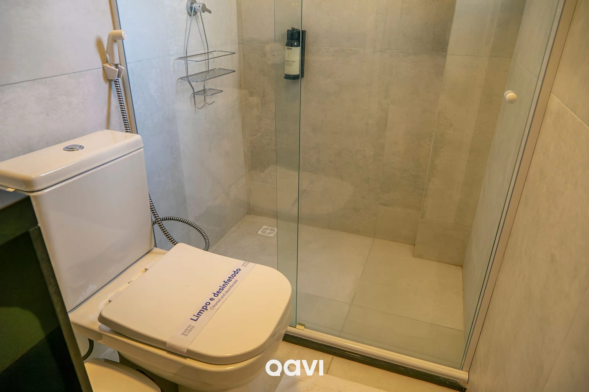 Toilet — Triplex piscina privativa em Pirangi by Qavi