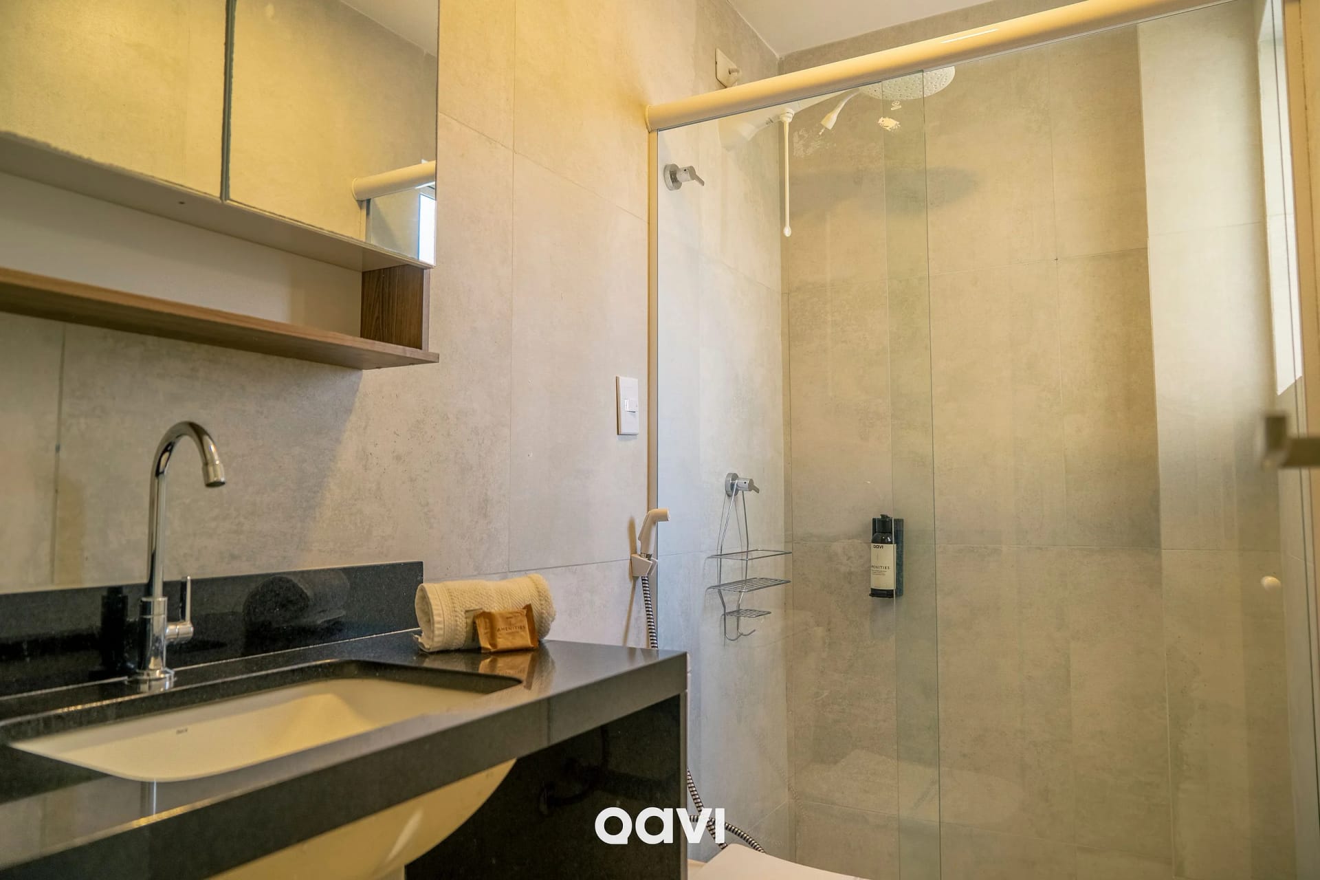 Toilet — Triplex piscina privativa em Pirangi by Qavi