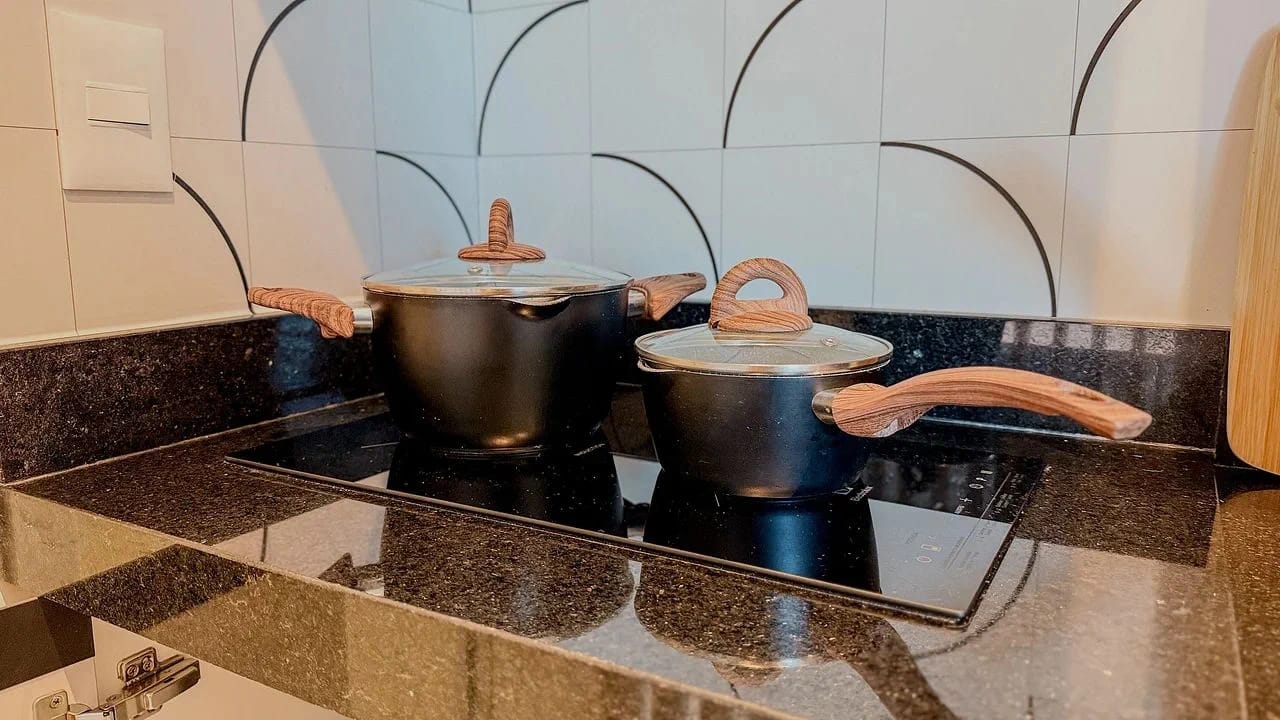 Kitchen or kitchenette — Studio Varanda Vista Mar RN Studio Maceió by Qavi