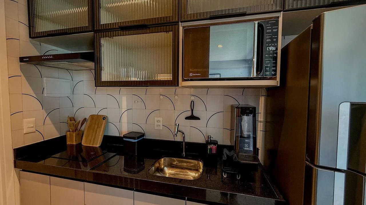 Kitchen or kitchenette — Studio Varanda Vista Mar RN Studio Maceió by Qavi