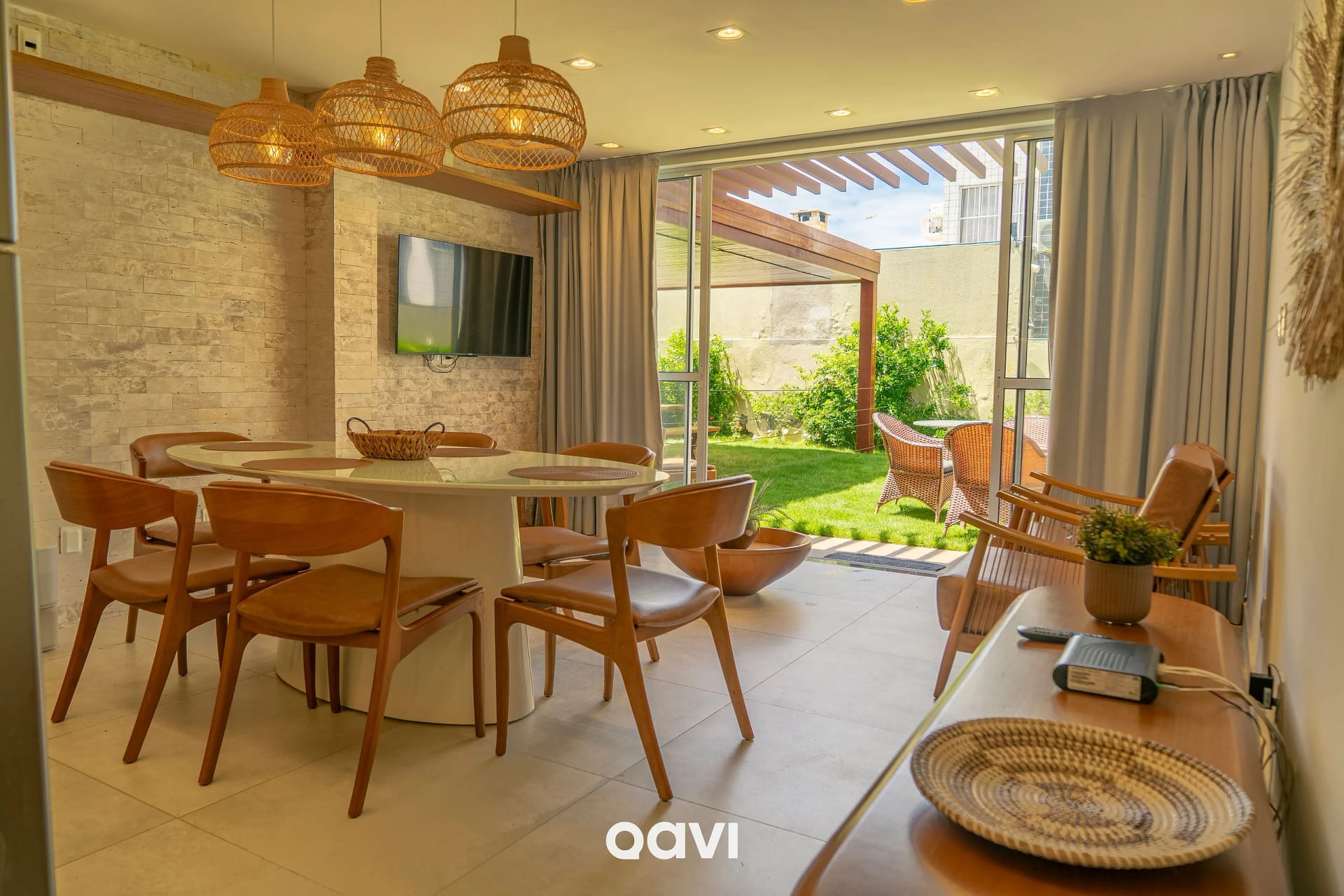 Sala de Estar — Triplex à Beira-Mar com Vista em Pirangi by Qavi