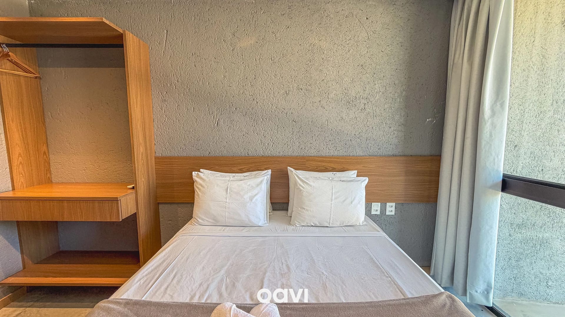 Dormitorio — Casa Design com Piscina e Jacuzzi Milagres by Qavi