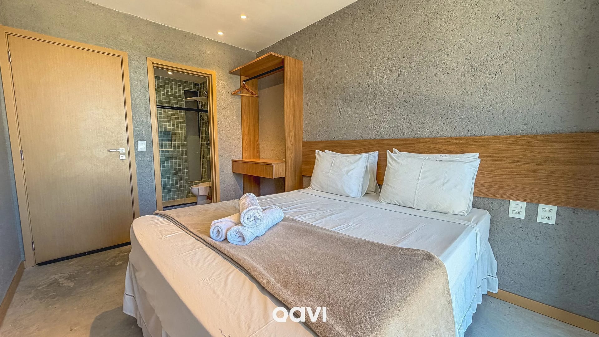 Dormitorio — Casa Design com Piscina e Jacuzzi Milagres by Qavi