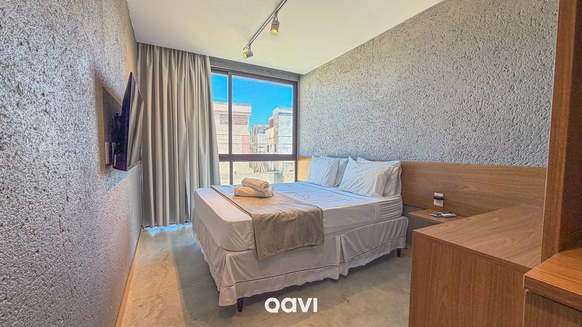 Dormitorio — Casa Design com Piscina e Jacuzzi Milagres by Qavi