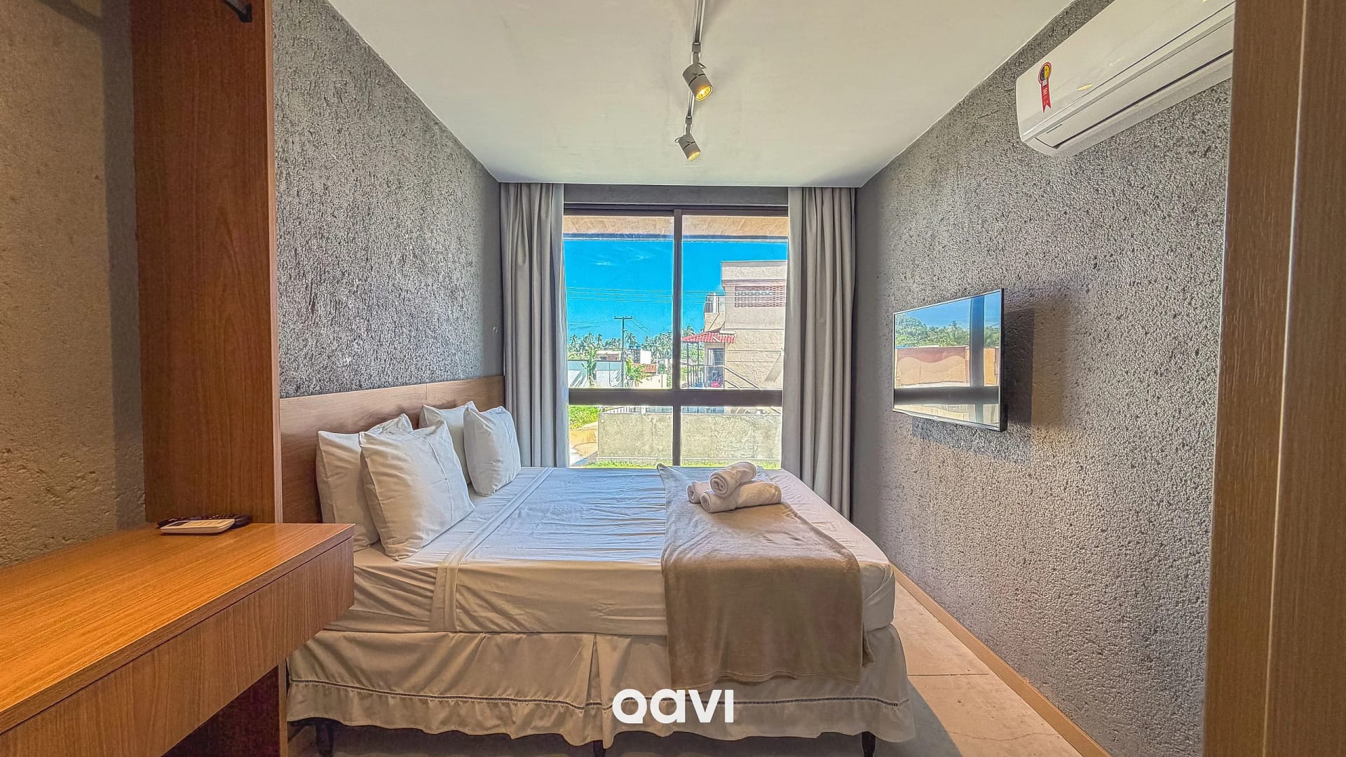 Dormitorio — Casa Design com Piscina e Jacuzzi Milagres by Qavi