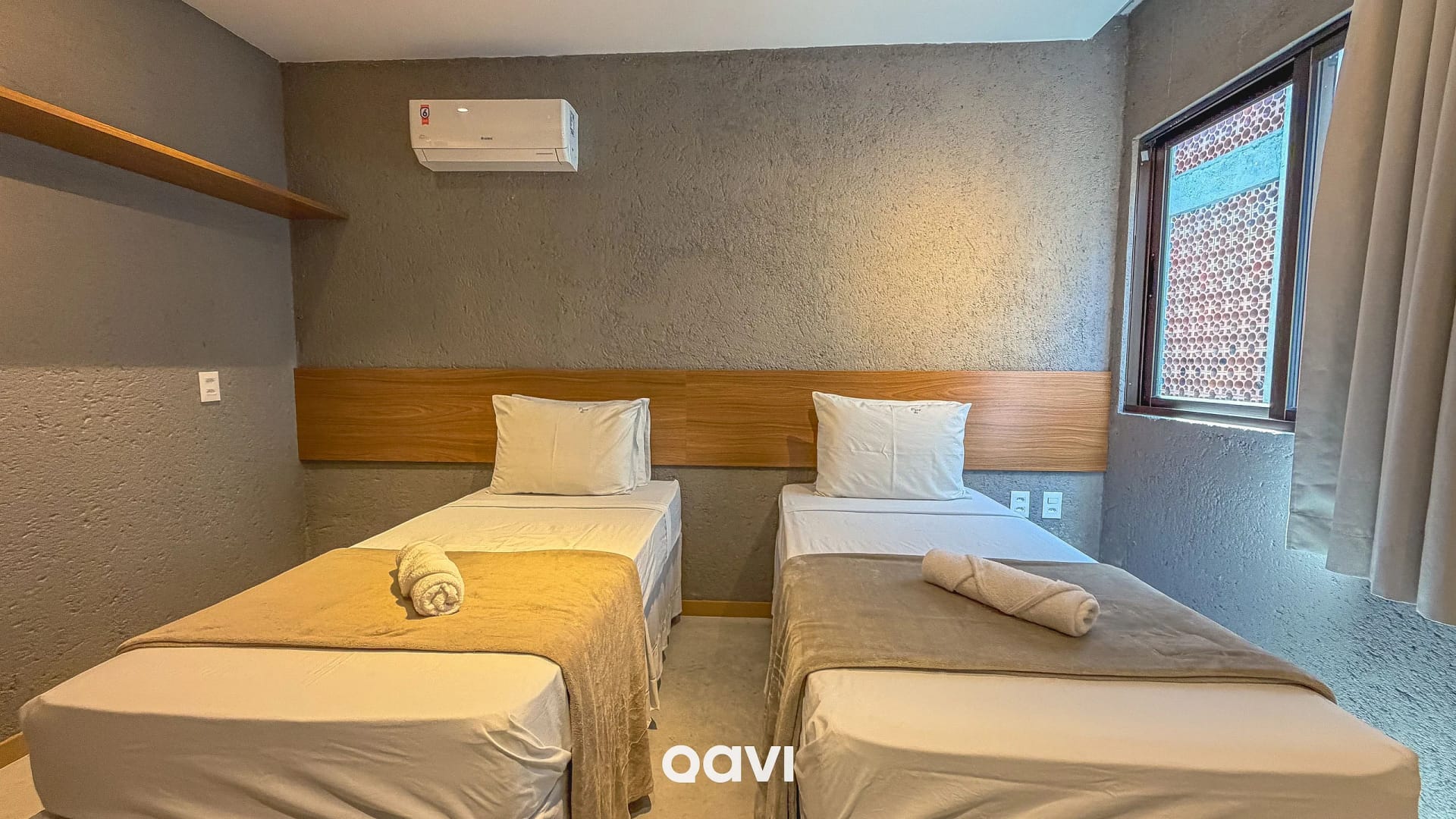 Dormitorio — Casa Design com Piscina e Jacuzzi Milagres by Qavi