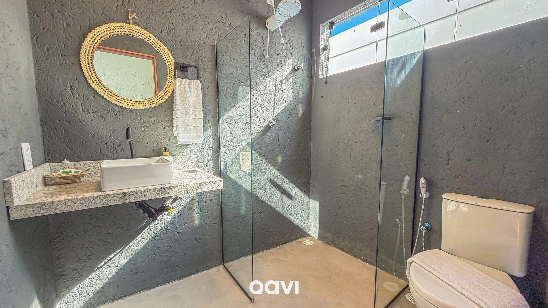 Baño — Bangalô Santorini na Villa Puçá Milagres by Qavi