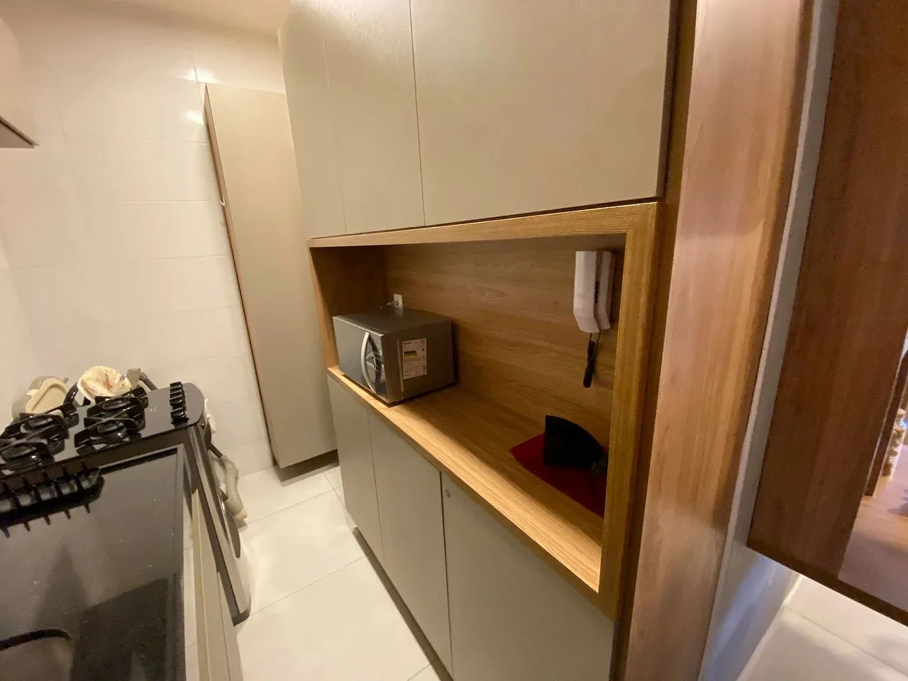 Kitchen or kitchenette — Apartamento no Edifício Time em Maceió by Qavi