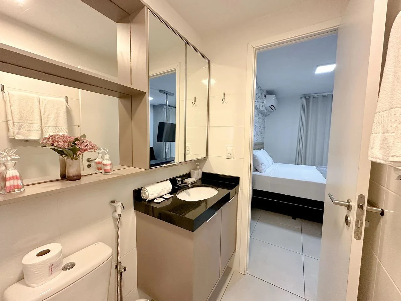 Toilet — Studio Edifício Time em Maceió by Qavi