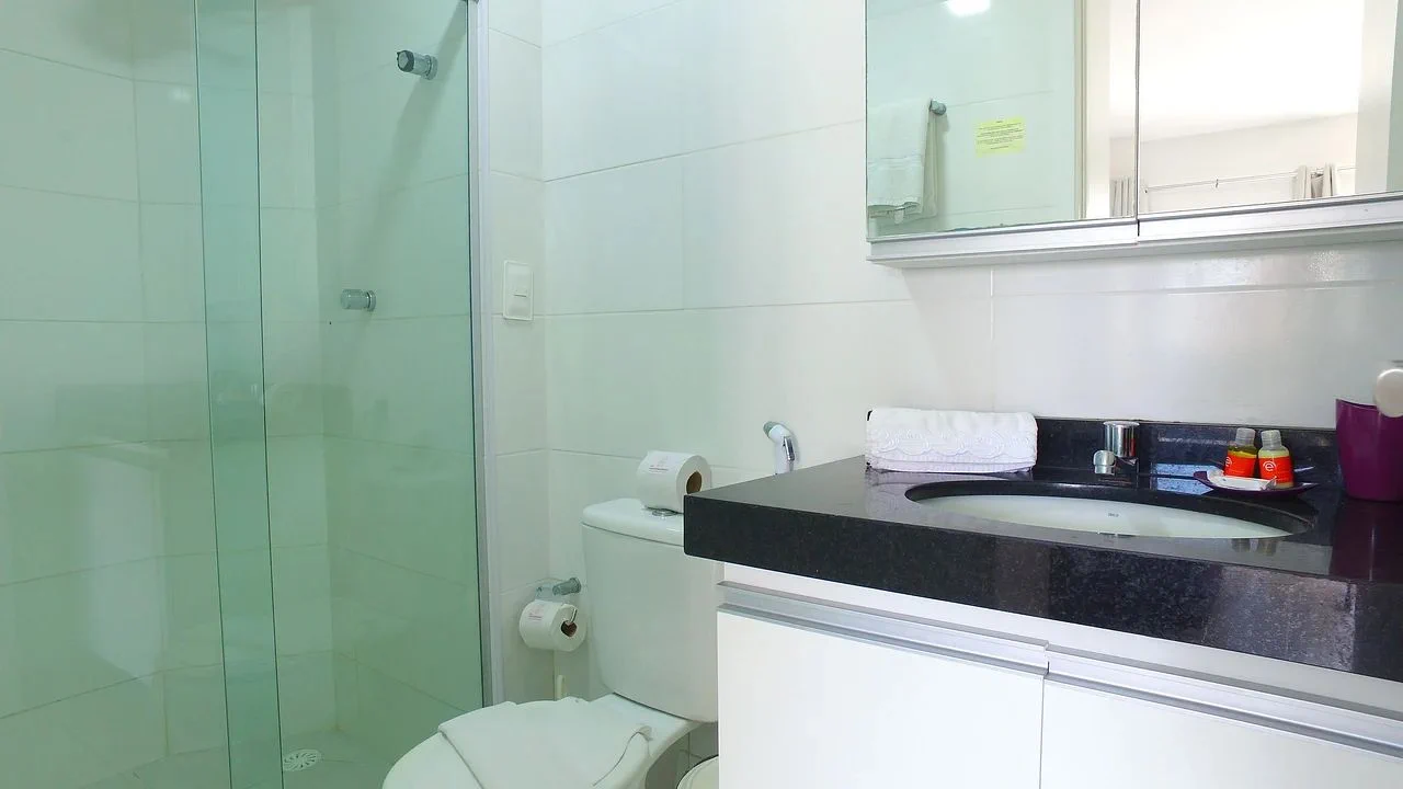 Toilet — Studio Edifício Time em Maceió by Qavi