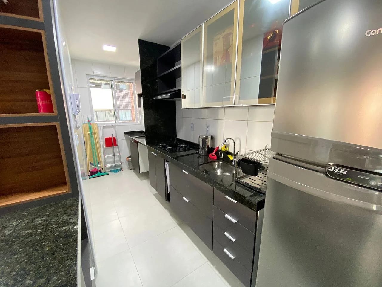 Cozinha ou kitnet — Apartamento no Edifício Strauss em Maceió by Qavi
