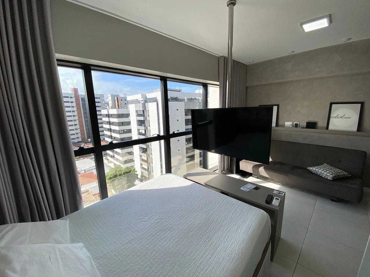 Dormitorio — Studio no Edifício Time em Maceió by Qavi
